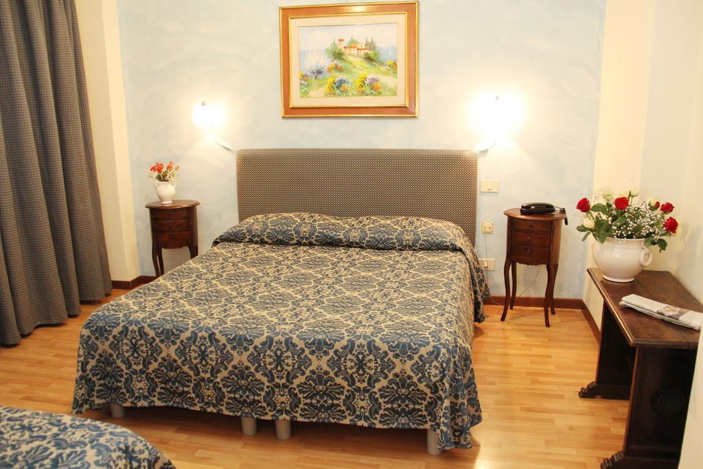Gemini Camere E Suites 그레세토 외부 사진