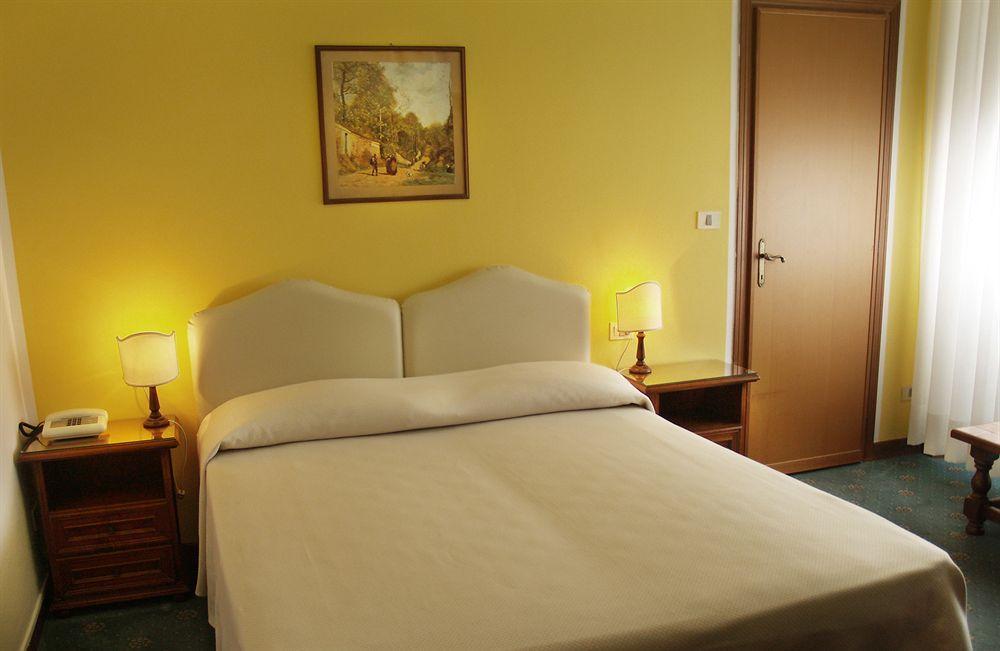 Gemini Camere E Suites 그레세토 외부 사진